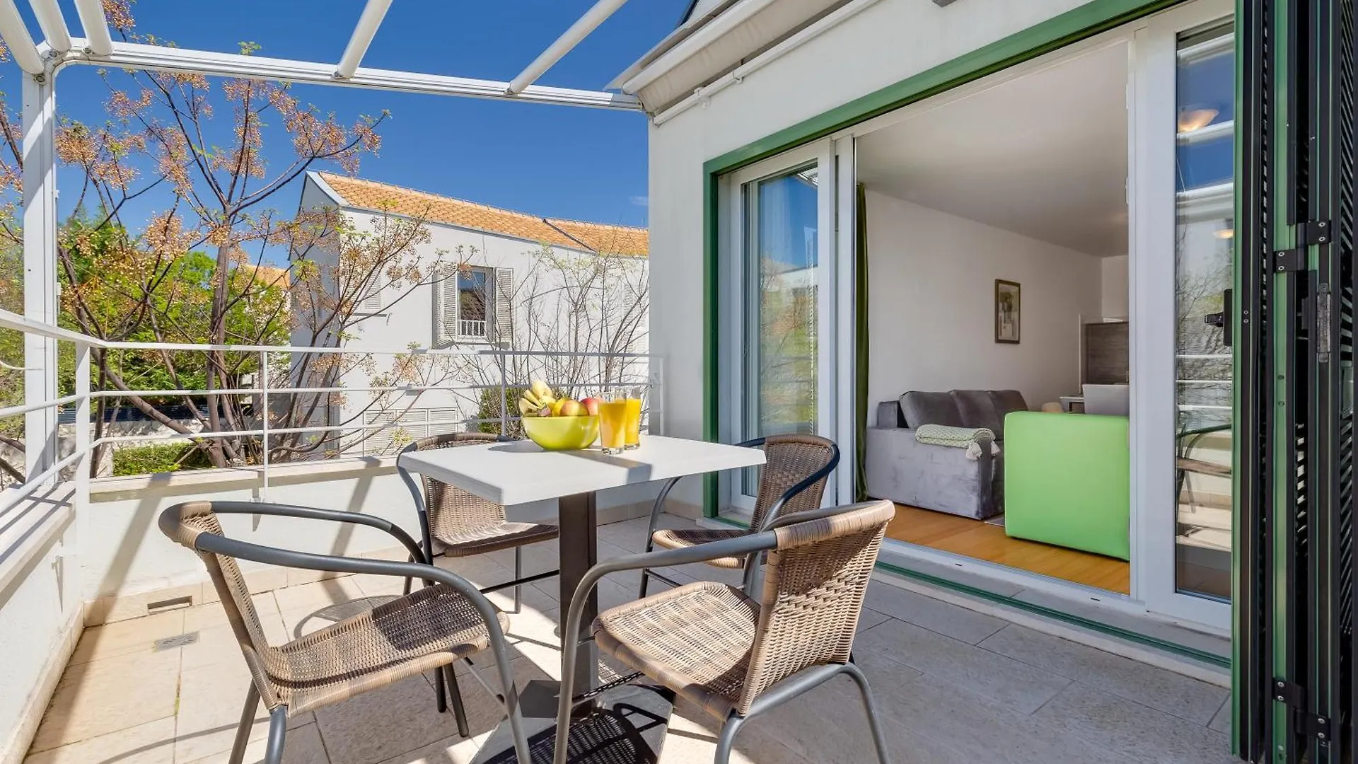 Sunny Resort Apartment Aurora Green Petrcane