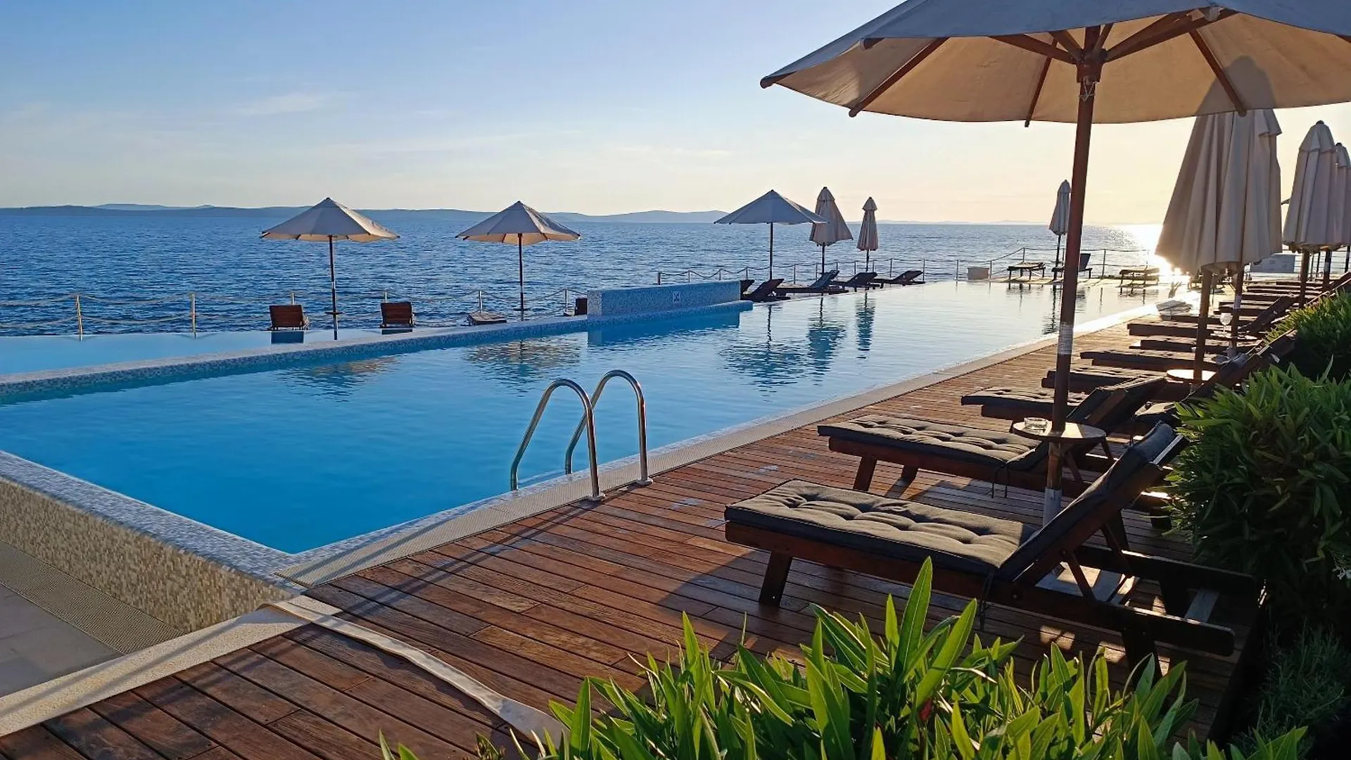 Sunny Resort Apartment Aurora Green Petrcane Kroatien